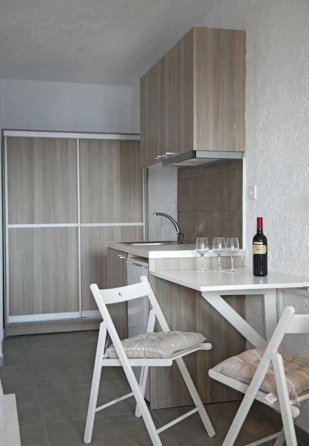 Blue Ocean Apartments Makrýgialos Exterior foto